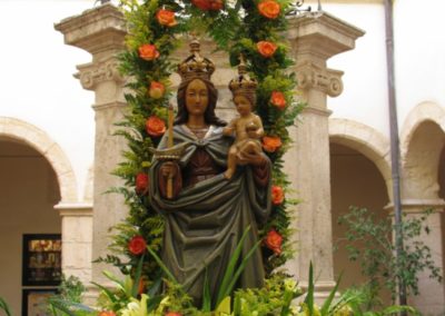 Statua della Madonna di Bonaria dopo la processione